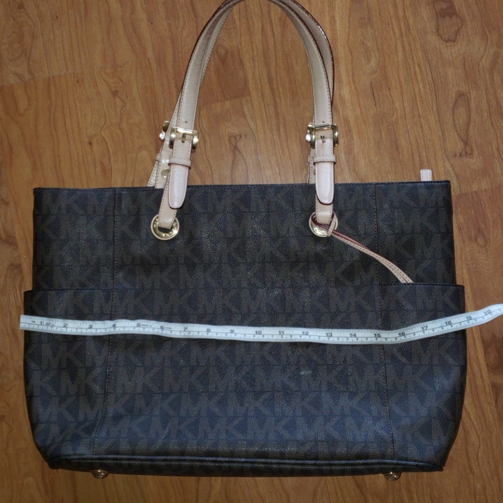 MK tote